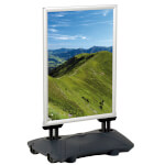 ActiveWorkplace Kundenstopper WindPro A1 mit Wasser befüllbar, flexible Stahlfedern, standfest bis 100 km/h