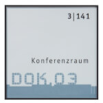 NEW AGE Türschild black edition mit matt schwarzem Aluminiumrahmen und Acrylglasabdeckung