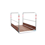 Grabenbrücke aus Holz für den sicheren Übergang über Gräben und Kanäle