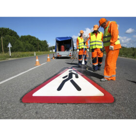Premark thermoplastische Bodenmarkierung Fugnger Gehweg, zur Kennzeichnung von Verkehrswegen